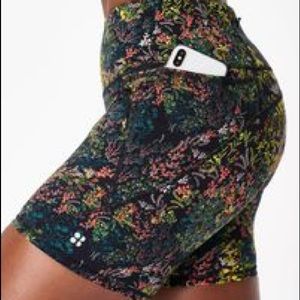 Sweaty Betty Power 6” Biker Shorts - small